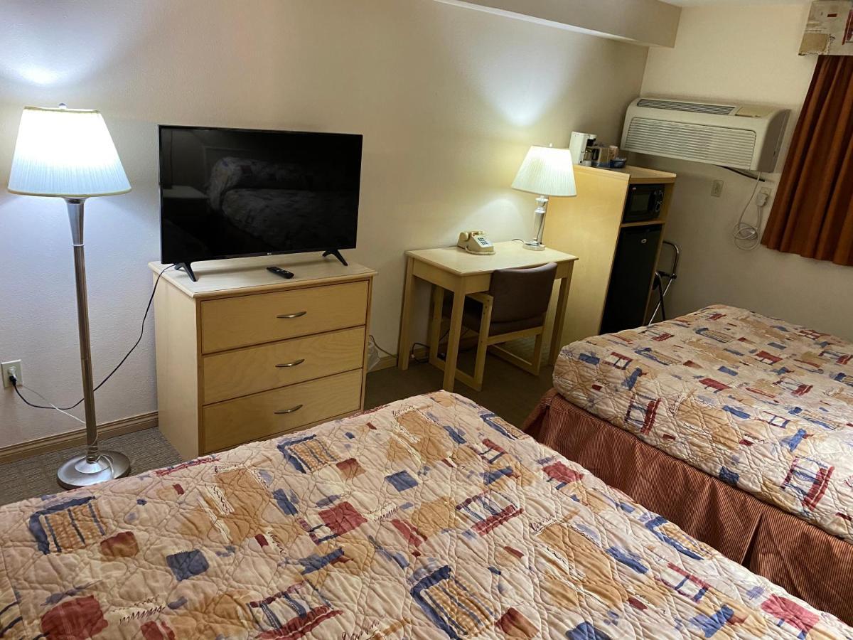 Lone Star Hotel North Battleford Kültér fotó